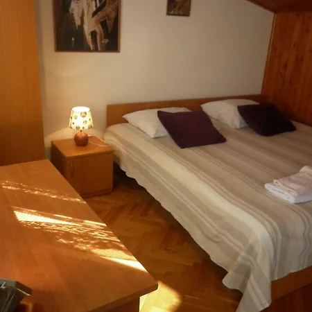 Pensión Rosmarinus Rubic 3*