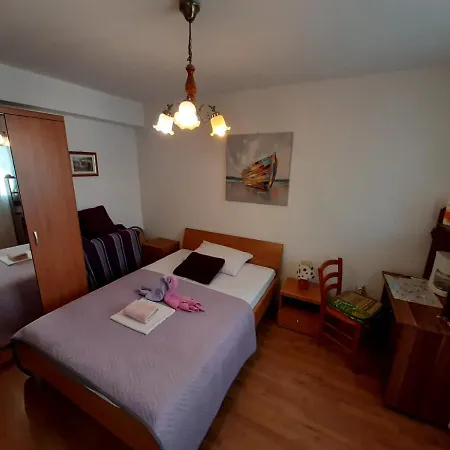 Gostinjska kuća Rosmarinus Rubic 3*