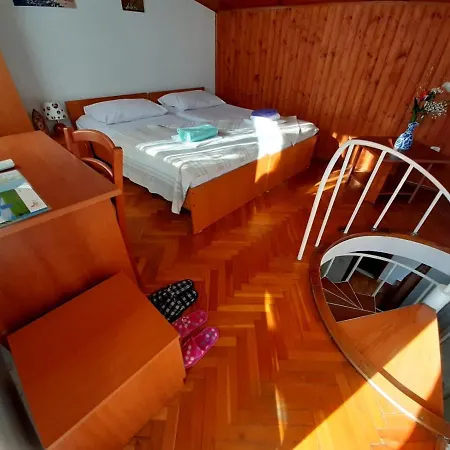 Rosmarinus Rubic Gostinjska kuća