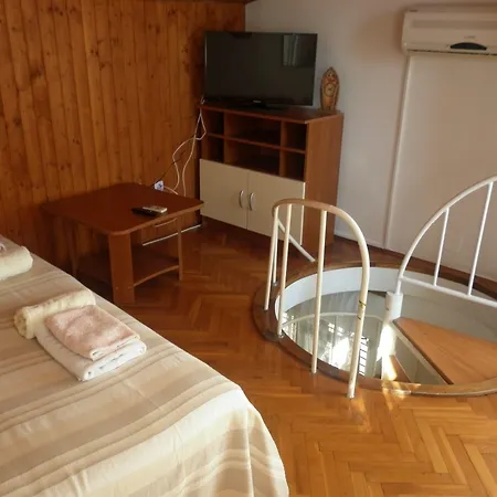 Pensionat Rosmarinus Rubic 3*